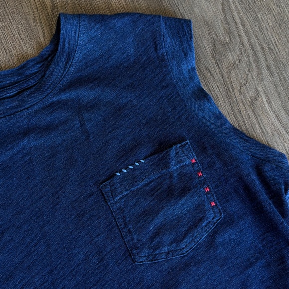 Ariat Women's Repaired Solid Sleeveless Pocket T-Shirt Size M Indigo Blue Casual - Picture 3 of 6